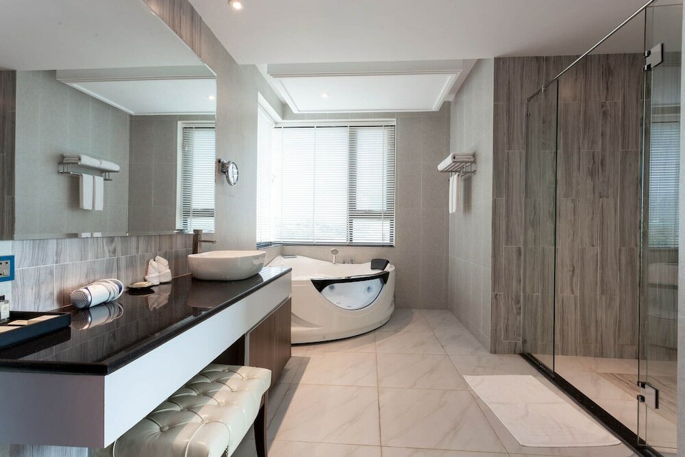 Фото Castle Bayview Resort & SPA