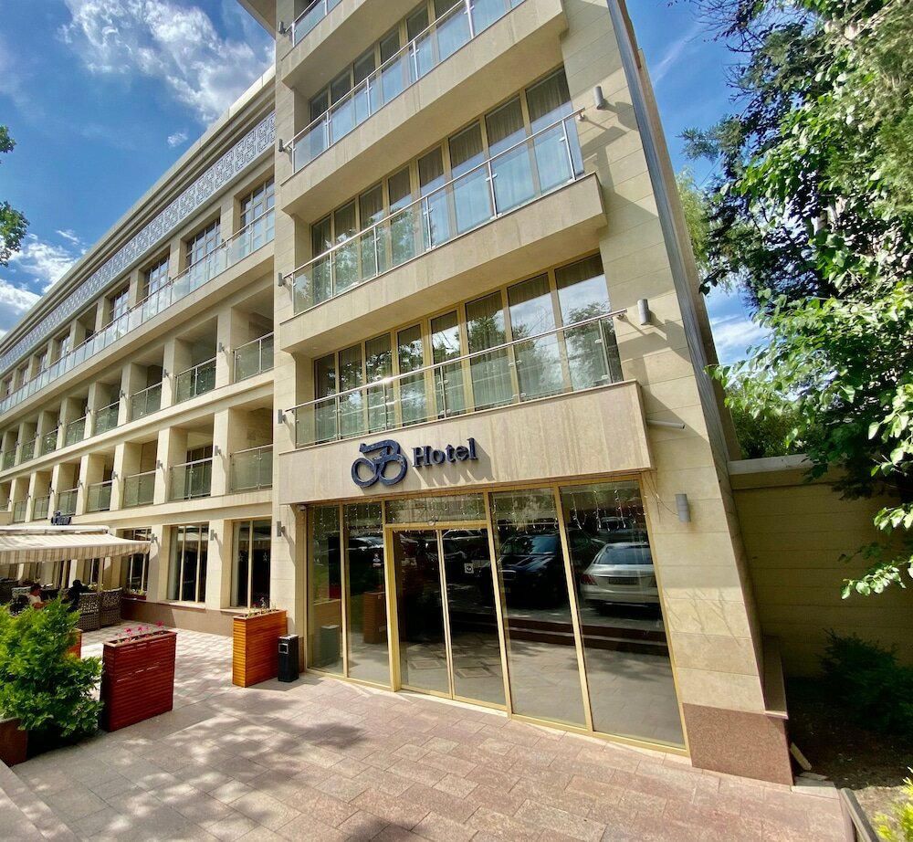 Фото B Hotel Bishkek