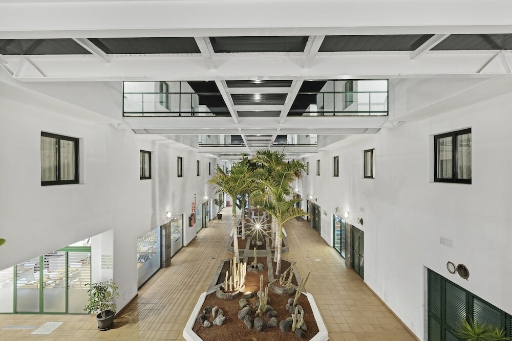 Фото Отель Thb Flora Aparthotel