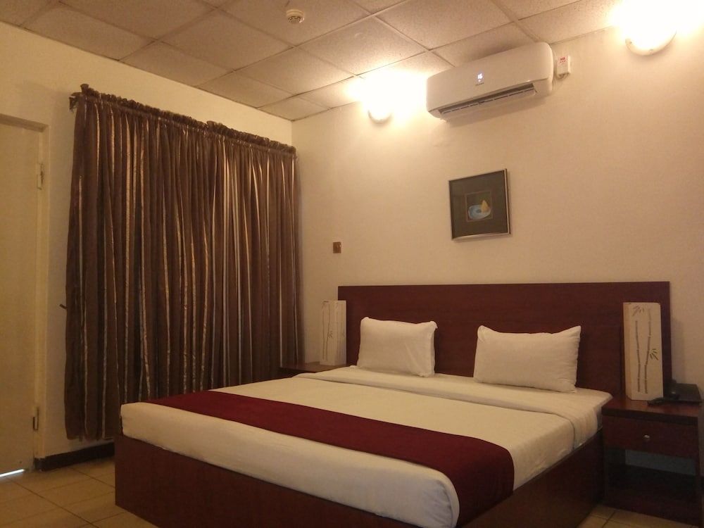 Фото Fountain Suites