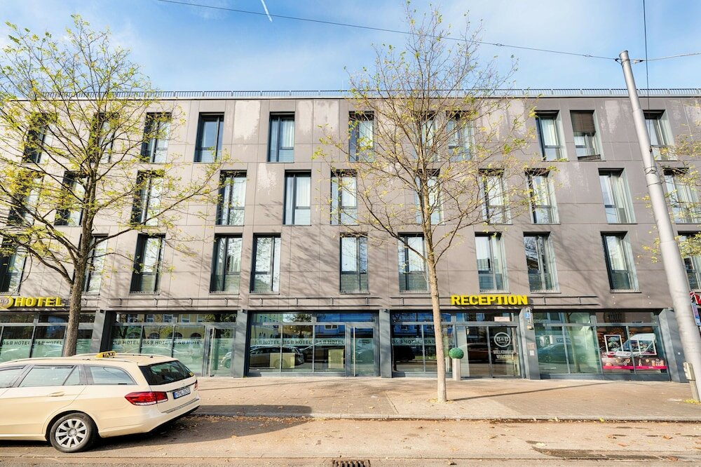 Фото B&b Hotel München-Moosach