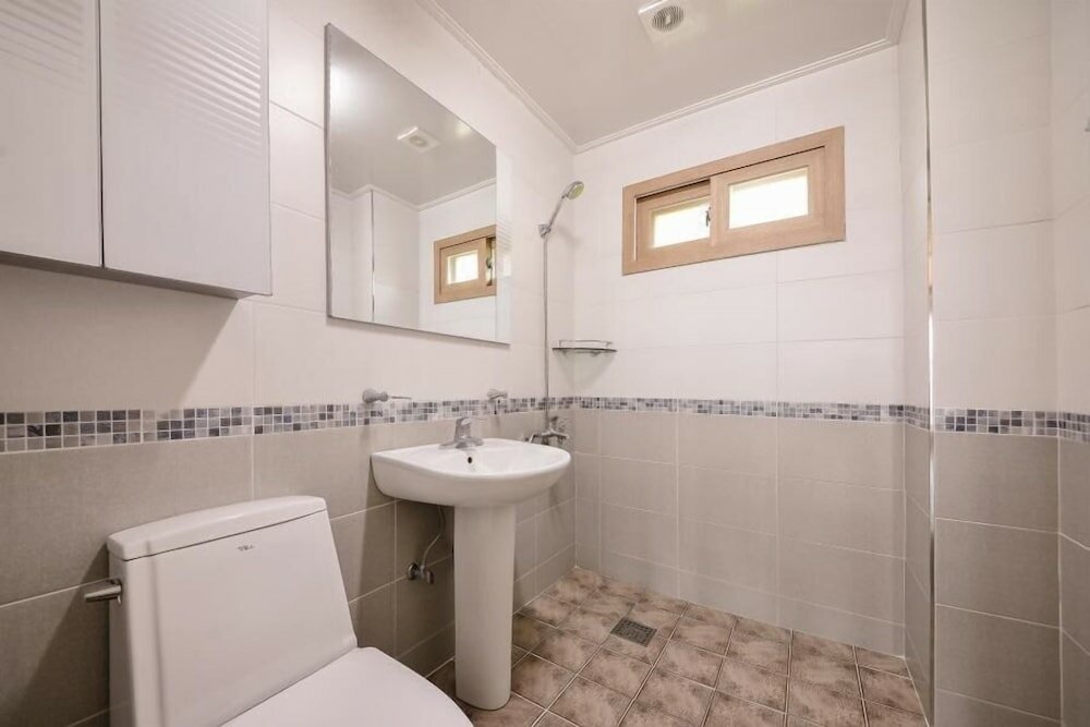 Фото Yeosu Sea and Starnight Pension