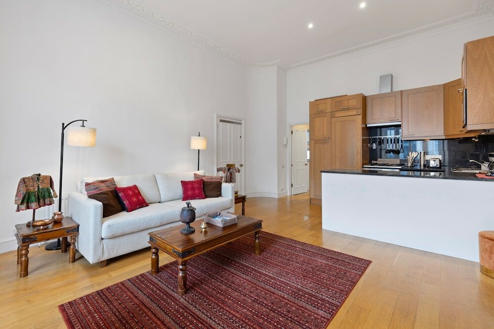 Фото Altido Elegant 1-Bed Flat In Bayswater