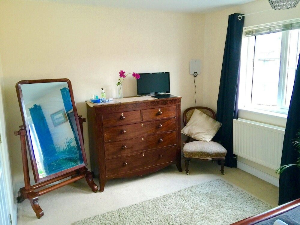 Фото Lynbrook Guests House