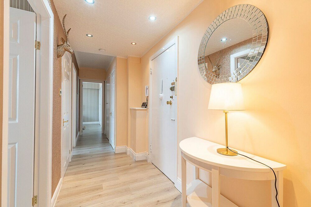 Фото Nice 3 Bedrooms Apartment Near Hyde Park & Oxford St