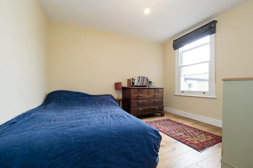 Фото Lovely 4 Bedroom Terraced Family Home