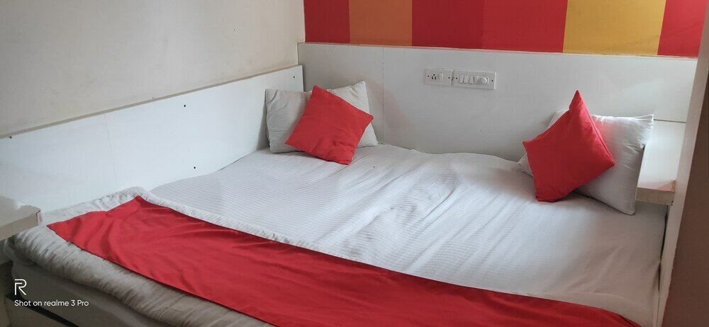 Фото Hotel B Residency