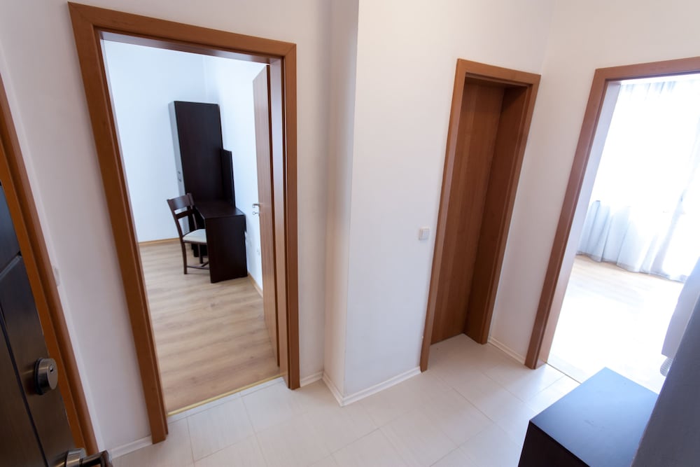 Фото Ruby Tower Apartments