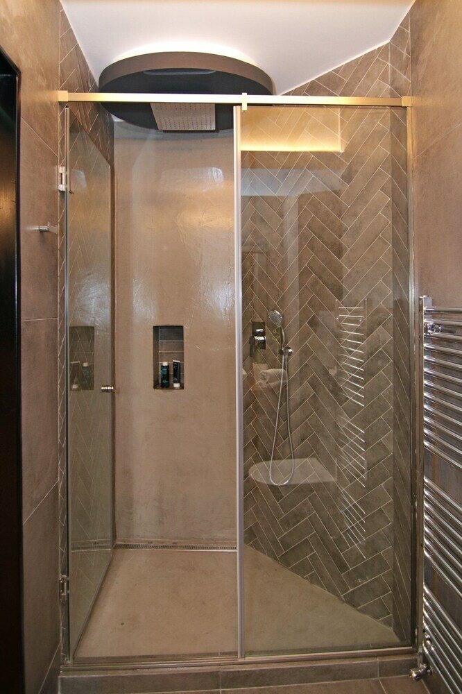 Фото Tom's Bachelor Pad