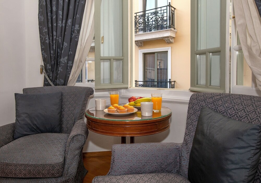 Фото Neoclassical Apartment near Syntagma - Plaka by Ghh