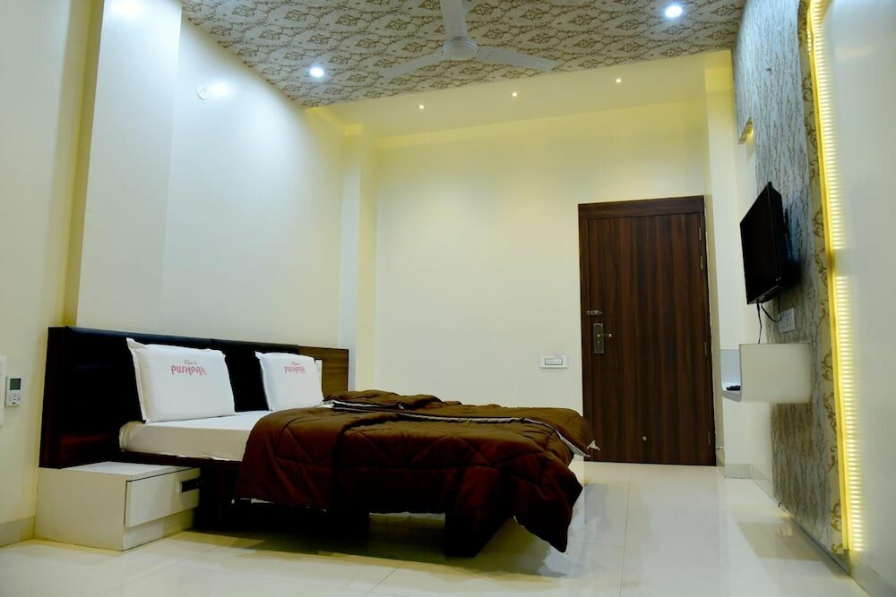 Фото Hotel Pushpak Satara