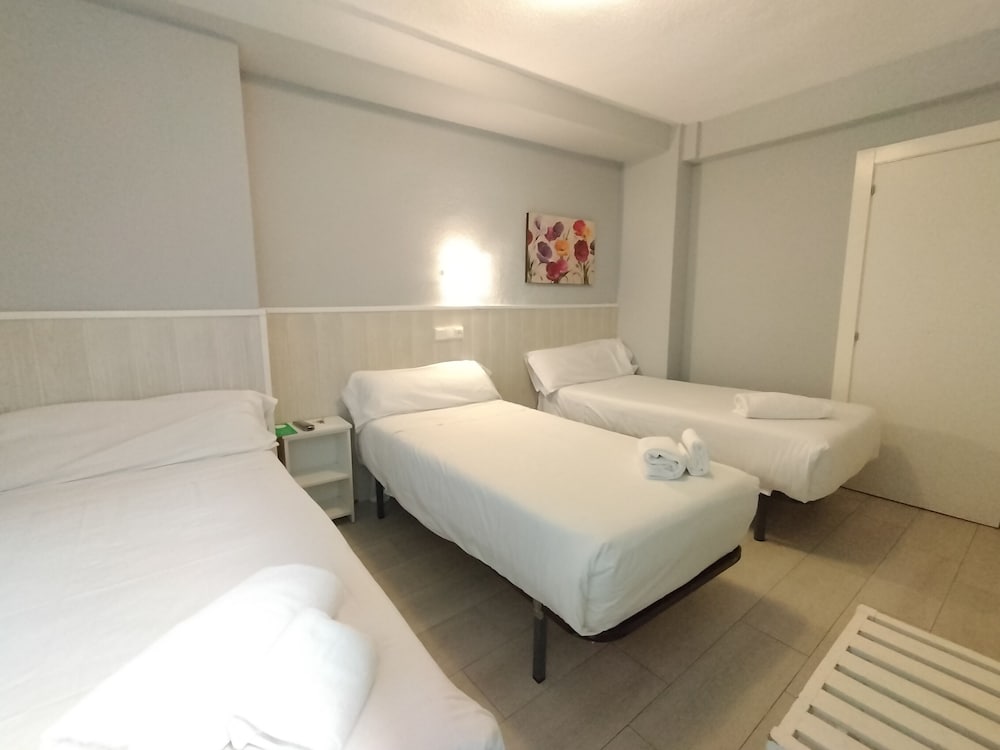 Фото Hostal Albero by gaiarooms