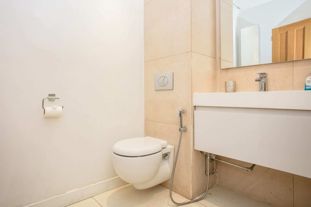 Фото Cozy 1 Bedroom Apartment near Harrods, Knightsbridge