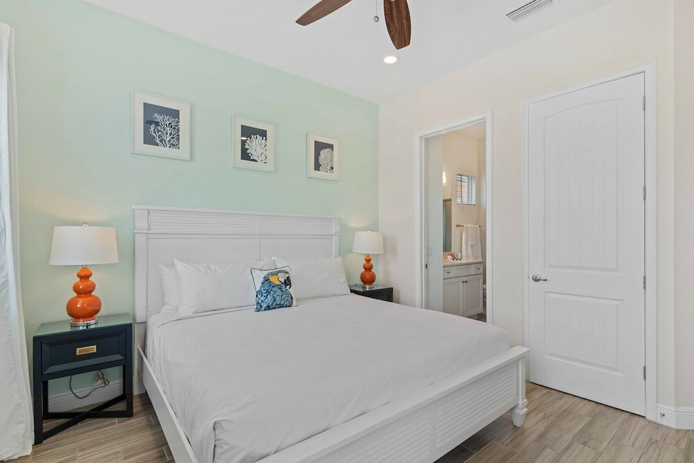 Фото 8000 Lost Shaker Lane