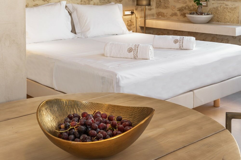 Фото Inotropes Boutique Suites - Adults Only