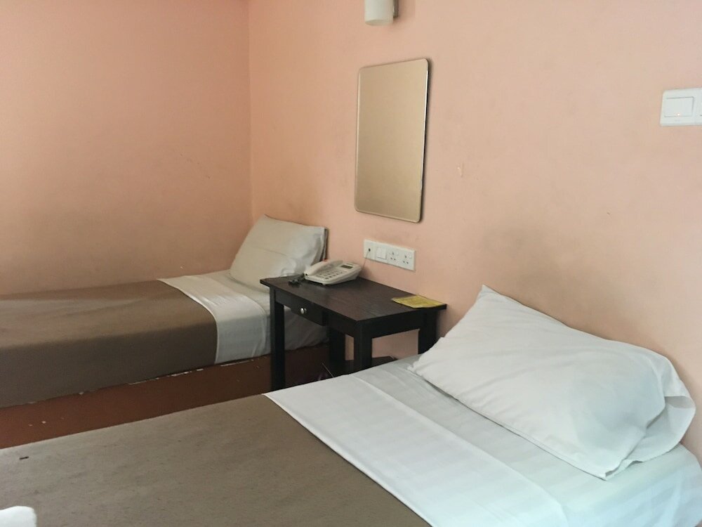 Фото Red Apple Hotel