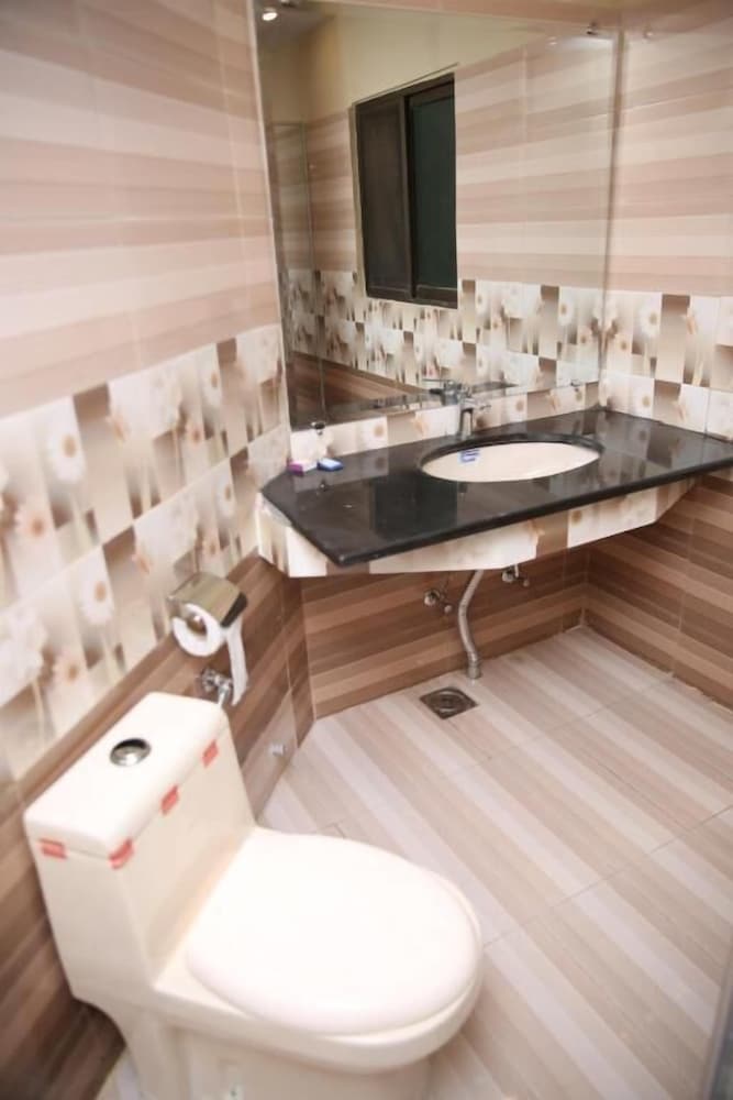 Фото Premier Inn Gulberg Lahore