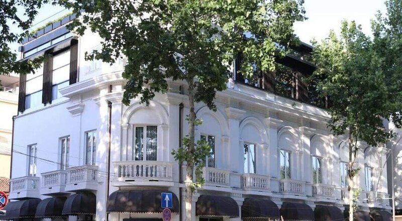Гостиница The Crown Boutique Hotel & SPA в Тиране
