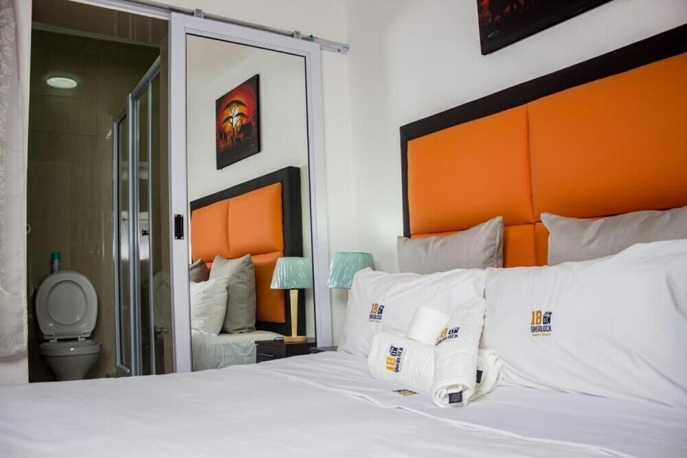 Фото 18 On Sherlock