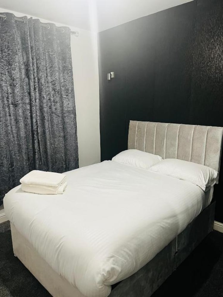 Фото Oyo The Pleasant House