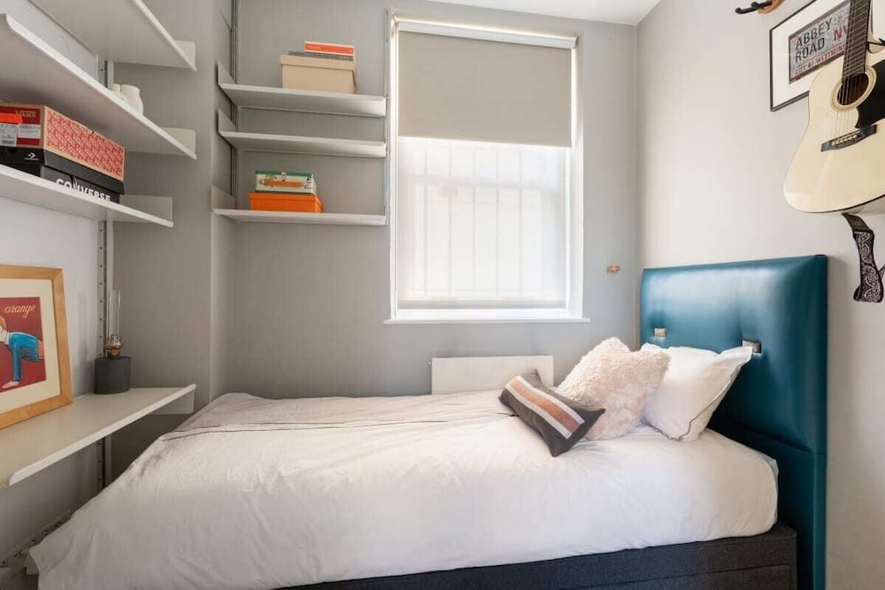Фото The Maida Vale Retreat - Modern & Central 2bdr Apartment With Parking