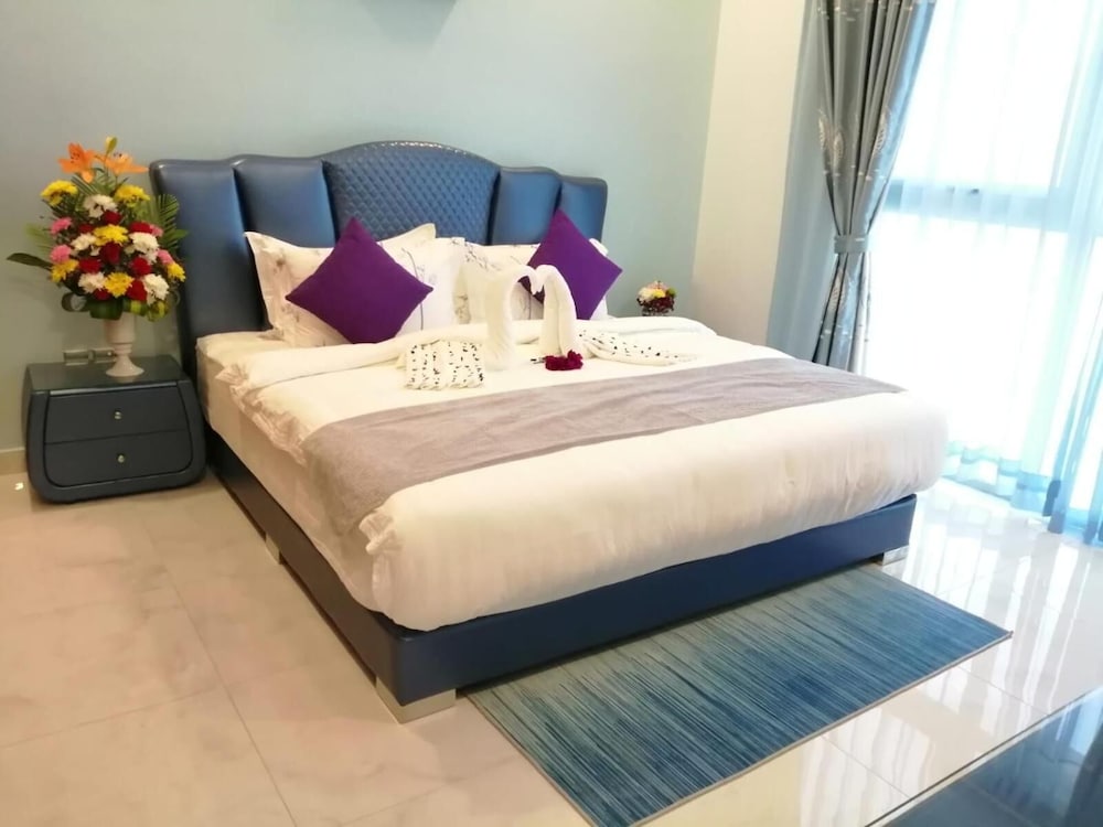 Фото Swan Towers