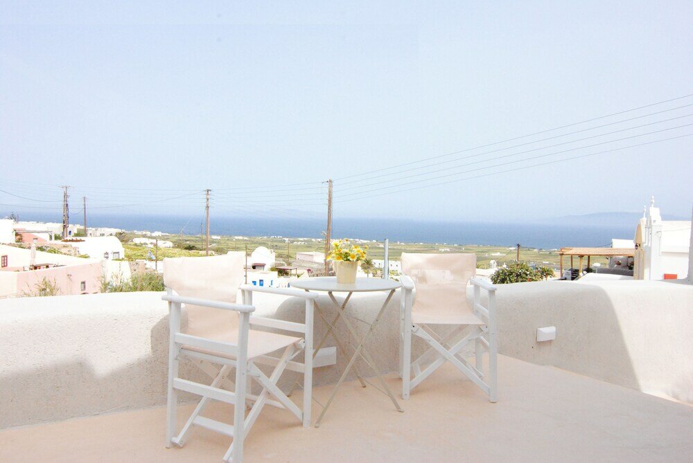 Фото White Grape Suites