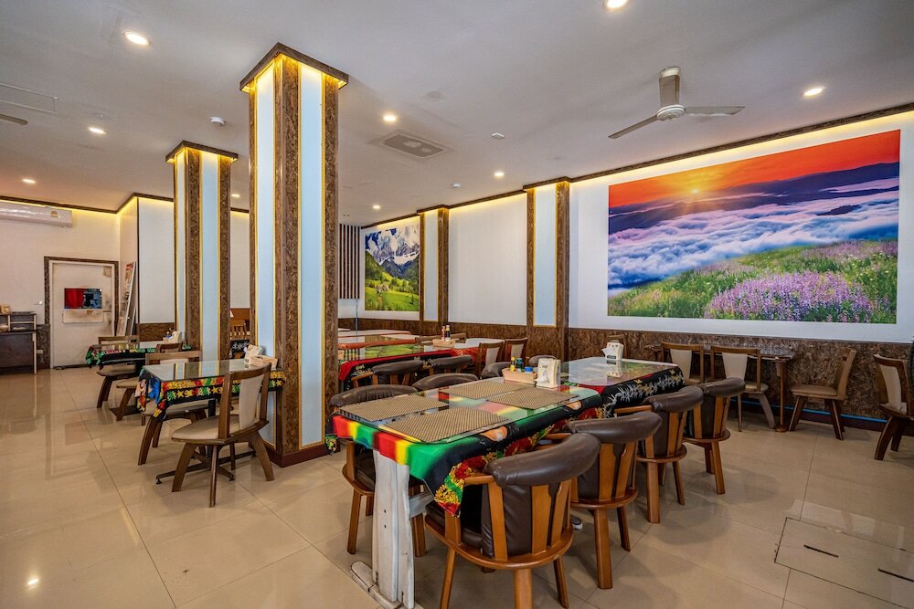 Фото Santi White House Patong Hotel