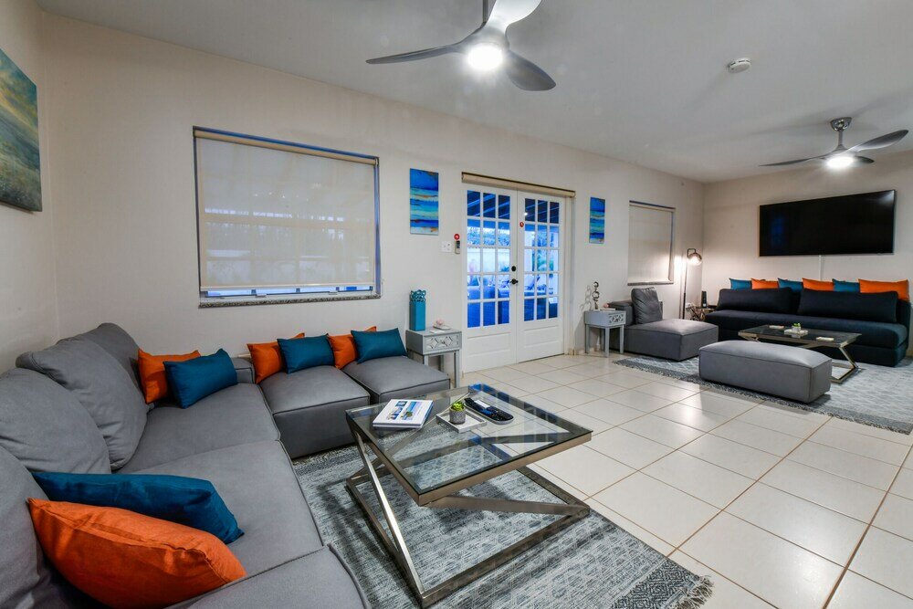 Фото New Listing Stunning Island Getaway With Pool!