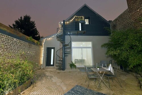 Гостиница Les Nuits Pastel в Сене-Кантене