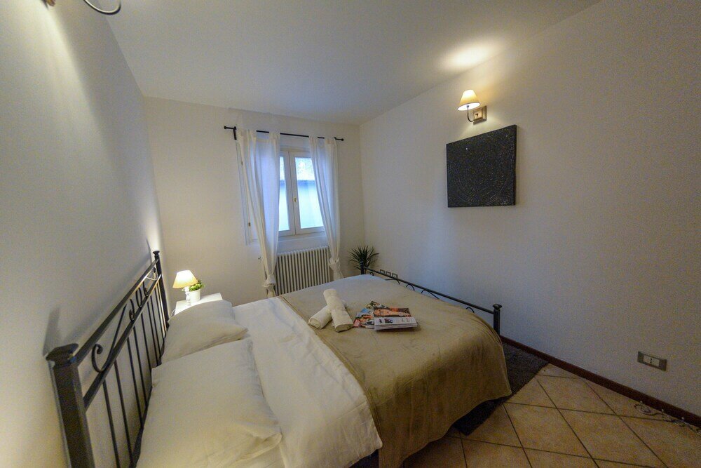 Фото Pianello Charming Lake View