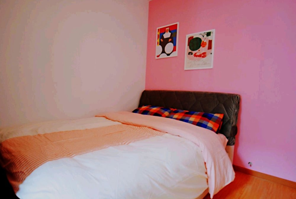 Фото Avatar Gallery Large Queen Bed & High Rise View