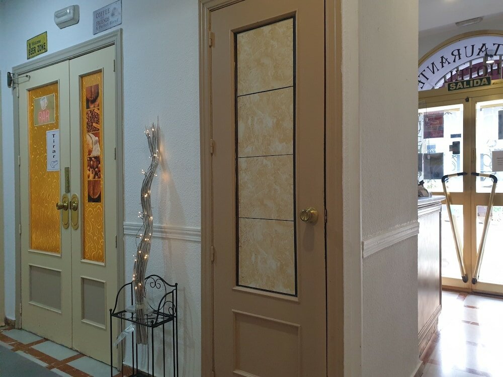 Фото Отель Al-Andalus