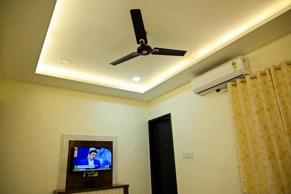 Фото Hotel Golden Bliss