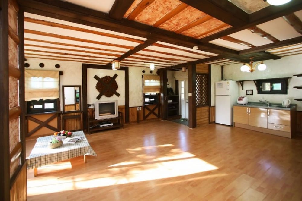 Фото Jeongseon Haetbinnuri Pension