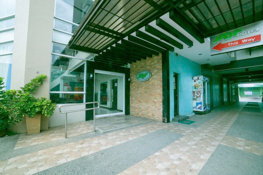 Фото Oyo 183 Jrjf Hotel