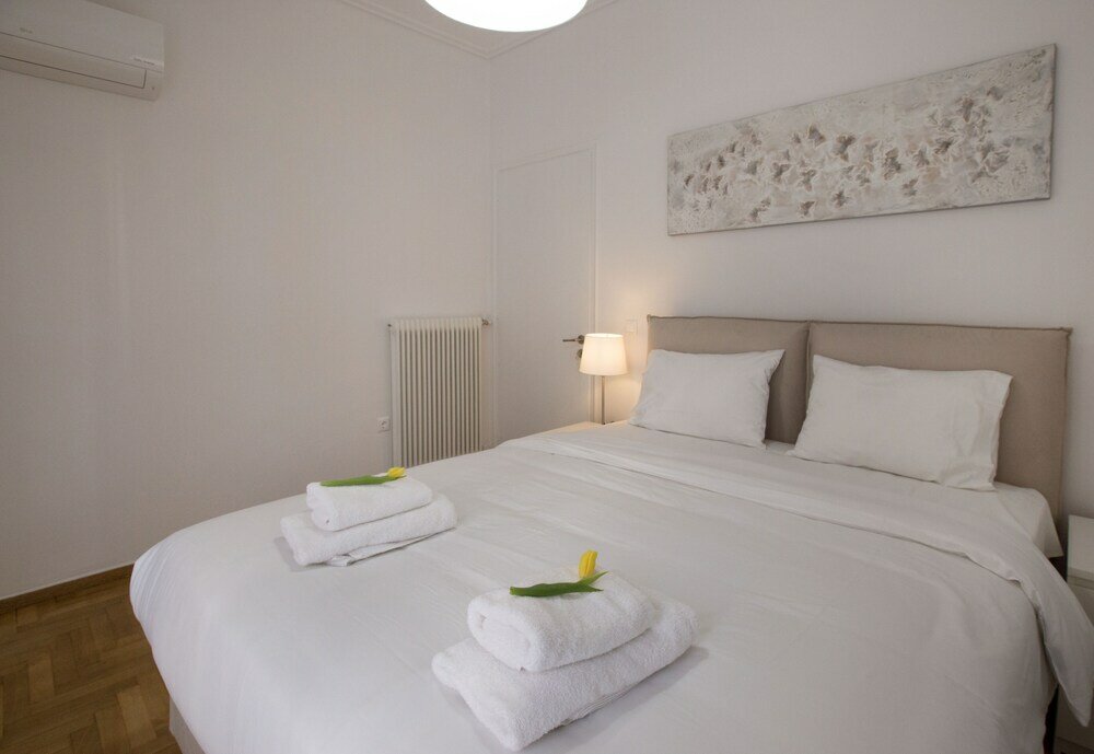 Фото Roomy & Comfortable Apt Near Acropolis by Ghh