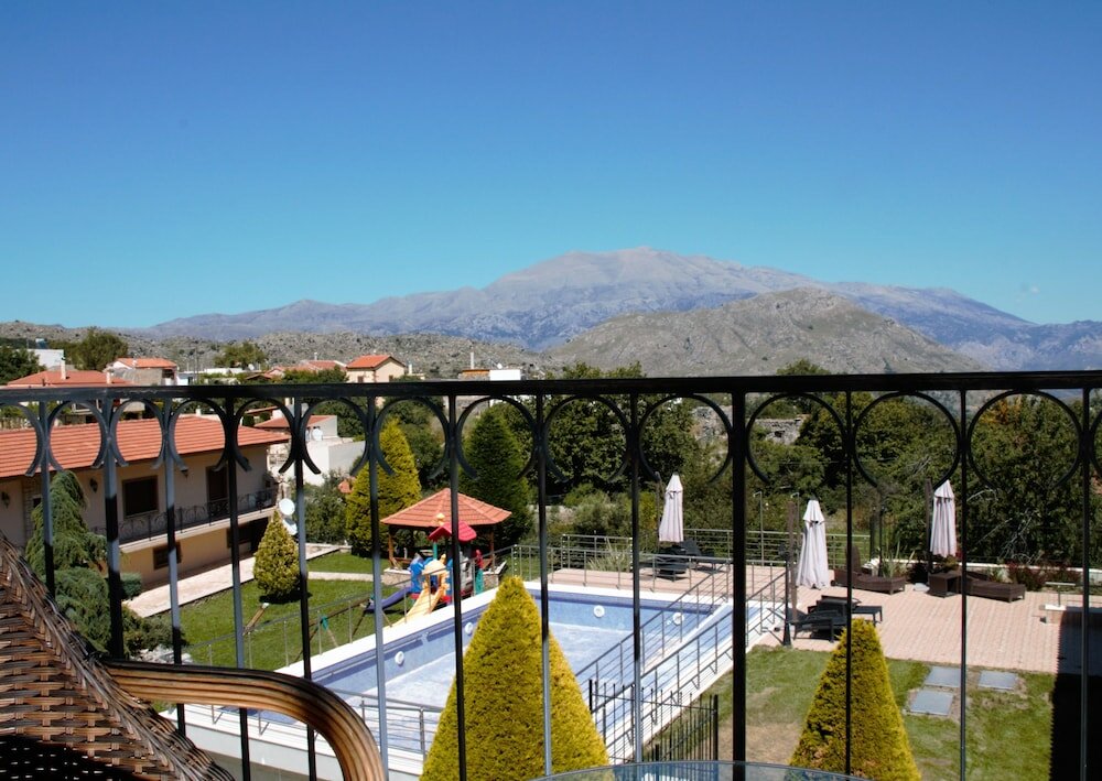 Фото Alexander Mountain Resort