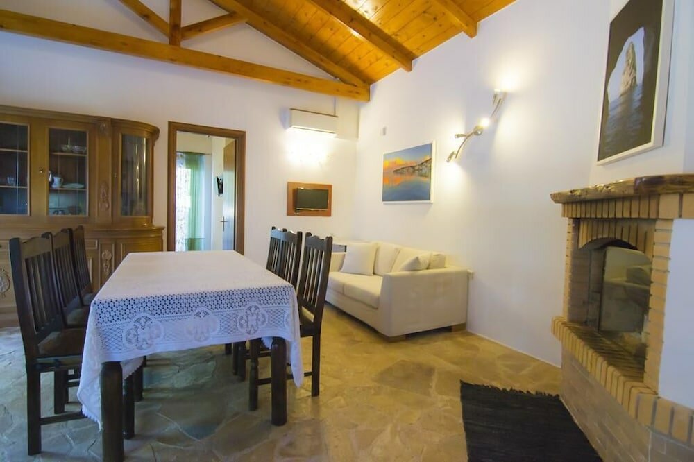 Фото Su La Strata house by CorfuEscapes