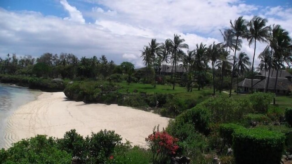 Фото HillPark Hotel - Tiwi Beach