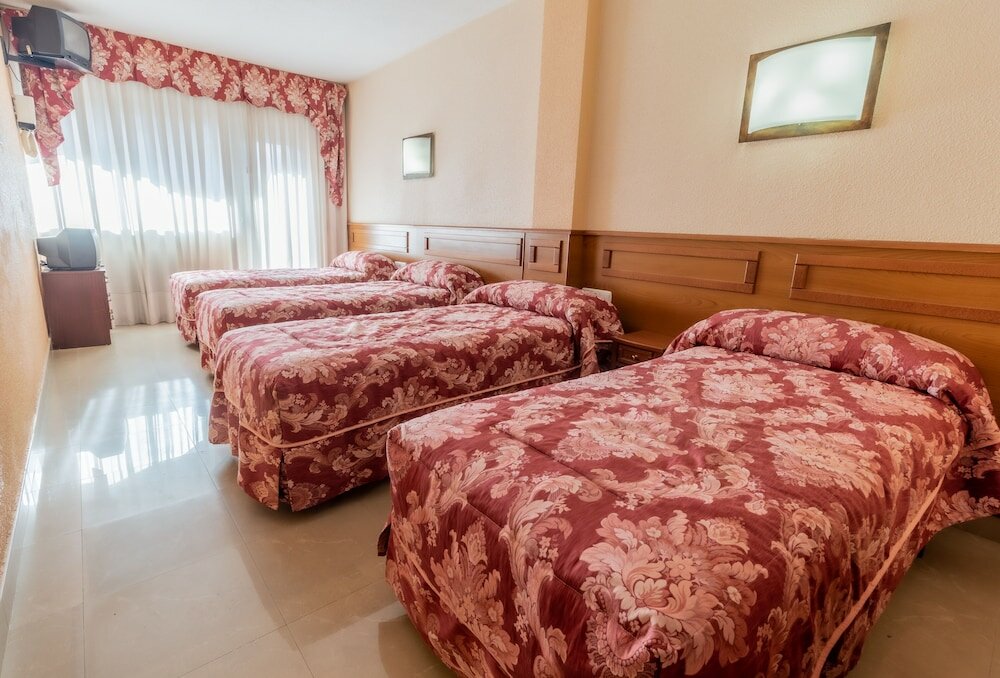 Фото Pensión Isabel by Vivere Stays