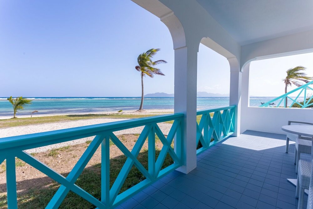 Фото Coralito Bay Suites & Villas