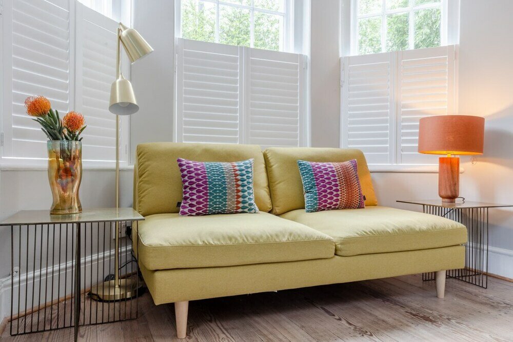 Фото Charmingly Unique and Recently Refurbished Watchman's Lodge in Camden Town