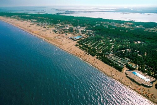 Апартаменты Spacious Apartment Close to the Beach by Beahost Rentals
