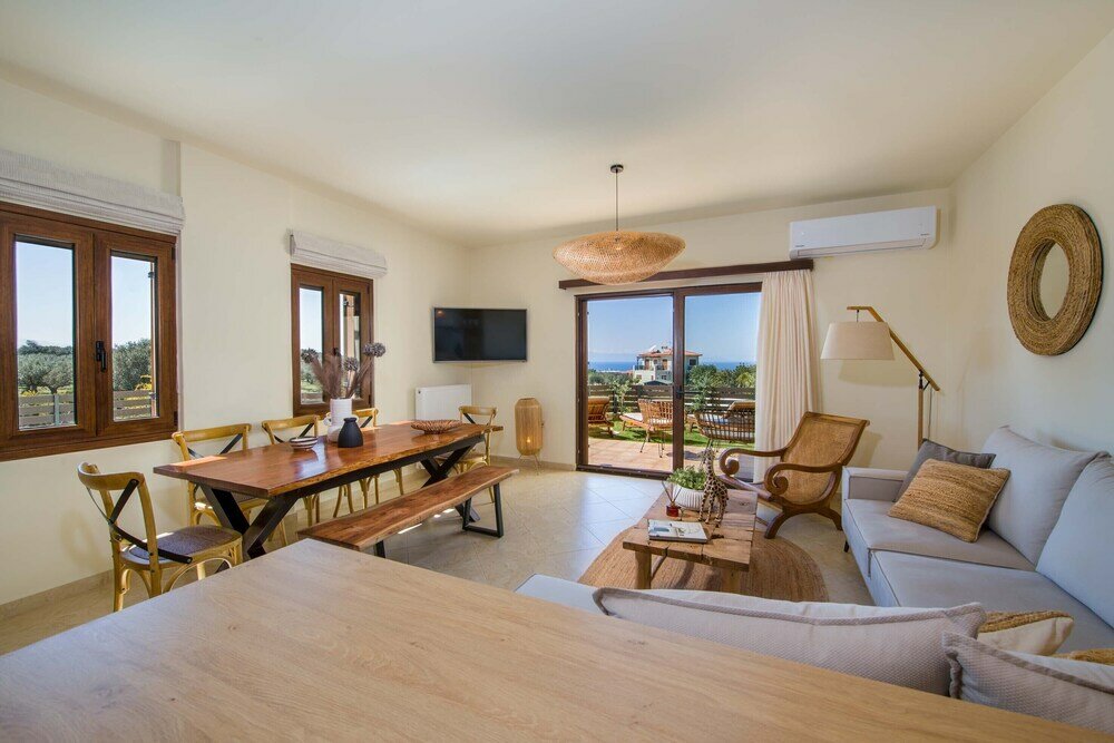 Фото EcoHome Villa