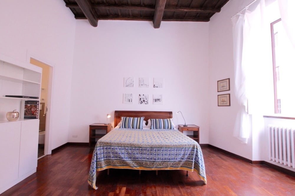 Фото Monticelli Viola