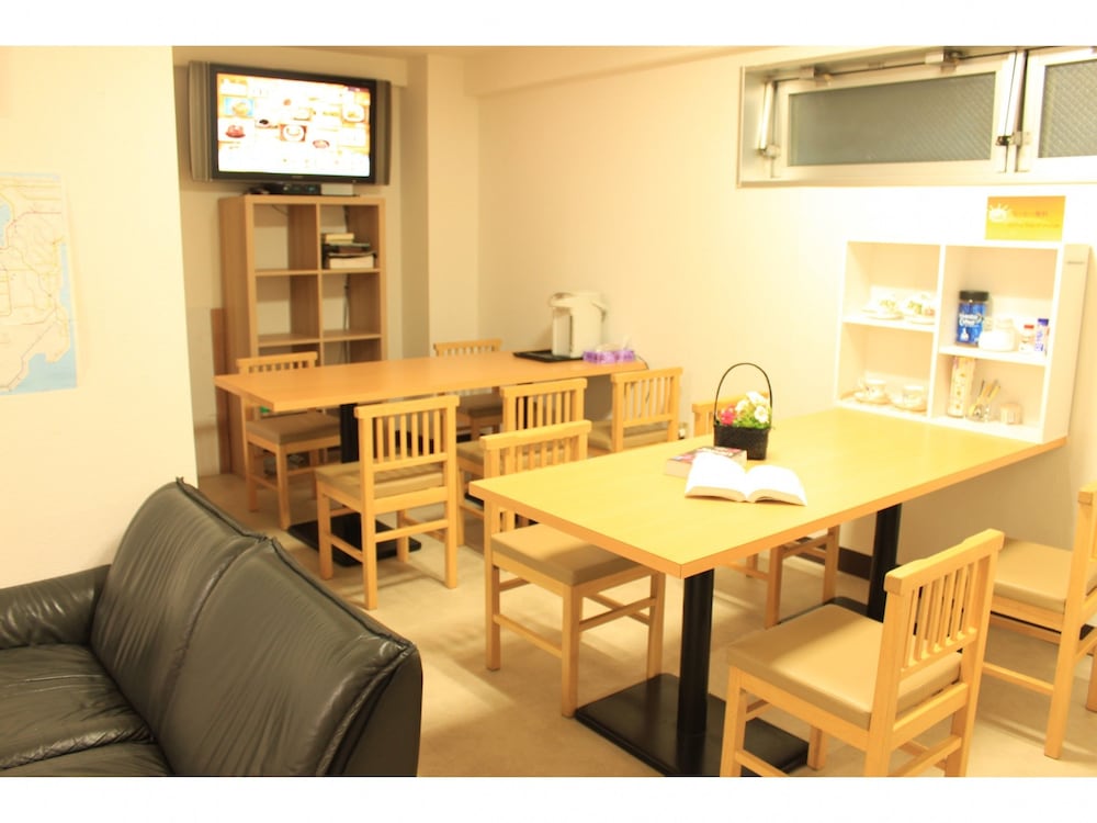 Фото T&k Hostel Kobe Sannomiya East