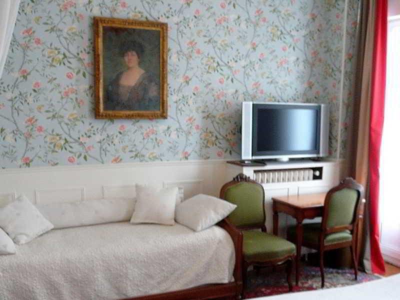 Фото Hotel de l'Abeille Orleans