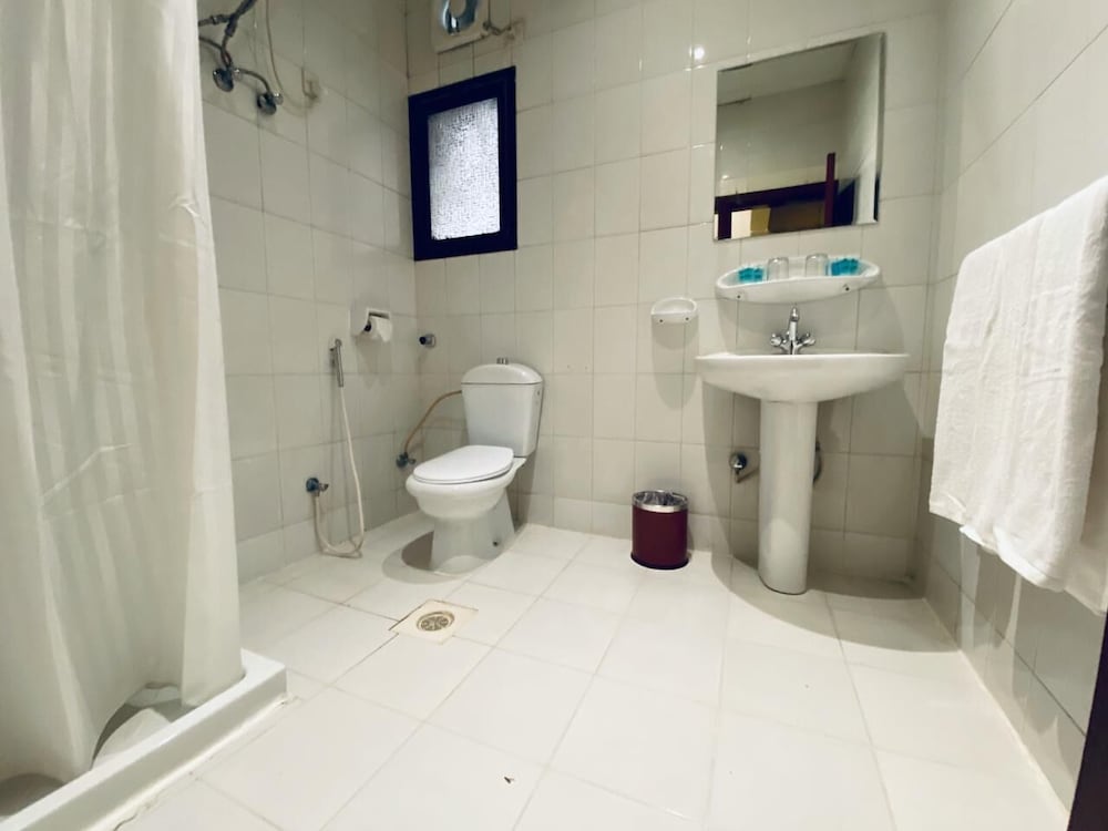 Фото Jawharah Dar Al Eiman Hotel