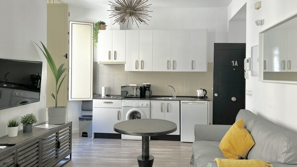 Фото Suites La Merced Malaga365